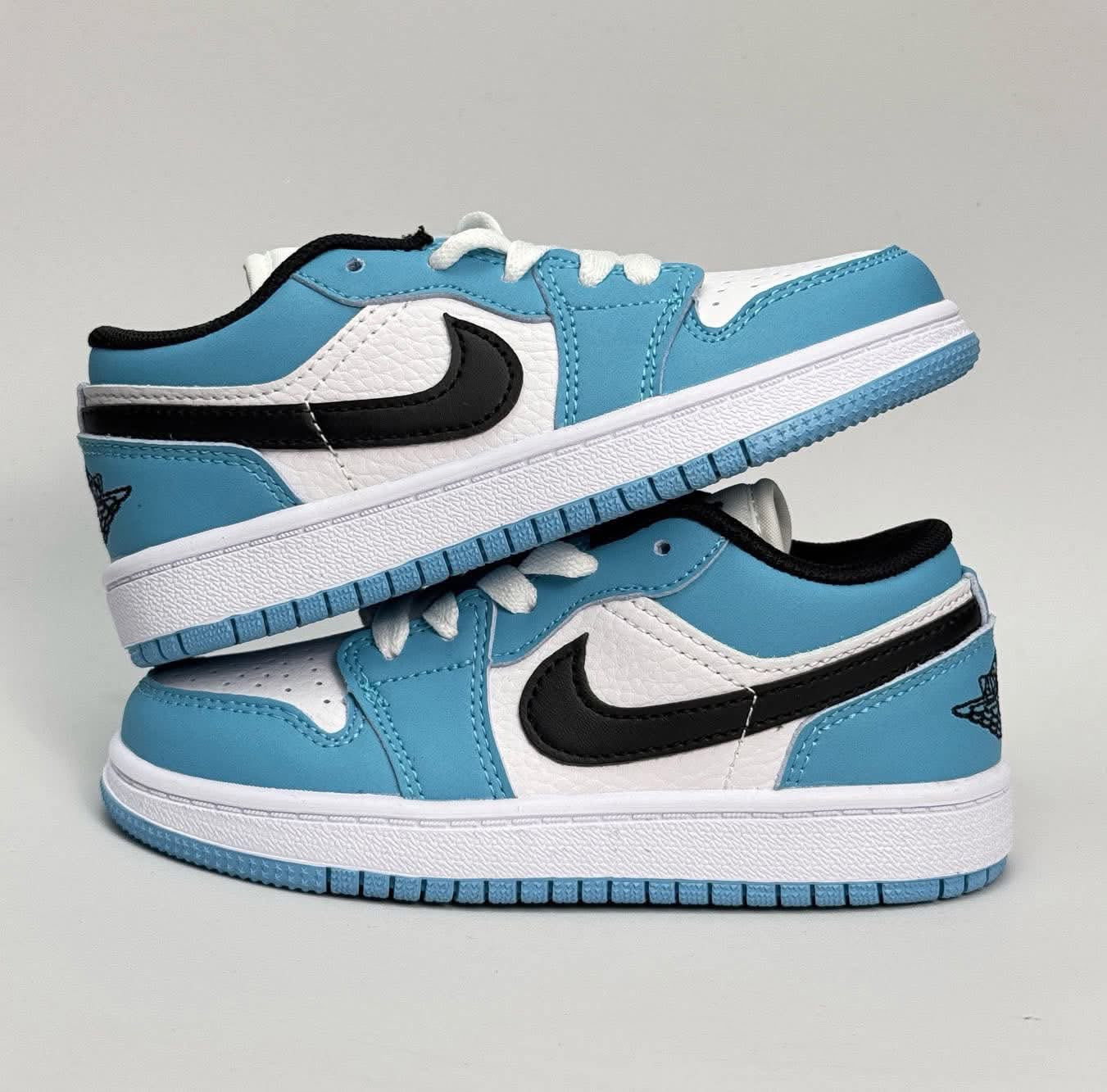 Kids Air Jordan 1 Sneakers