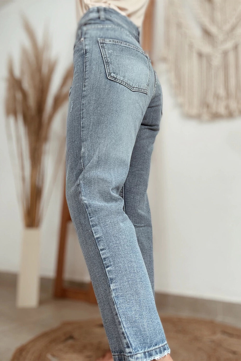 Distressed Straight Jeans LT